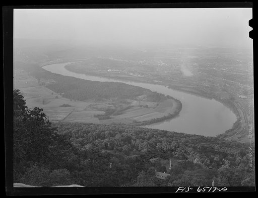 The city of Chattanooga, Tennessee on the Tennessee River