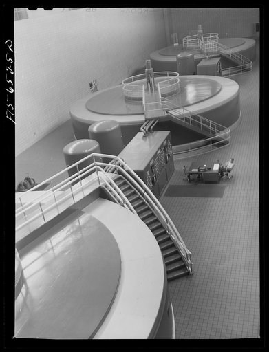 Chickamauga Dam, Tennessee (Tennessee Valley Authority (TVA)). Generators