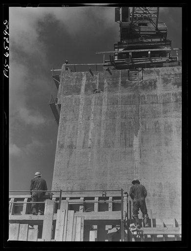 Fort Loudon [i.e., Loudoun] Dam, Tennessee (Tennessee Valley Authority (TVA)). Construction work