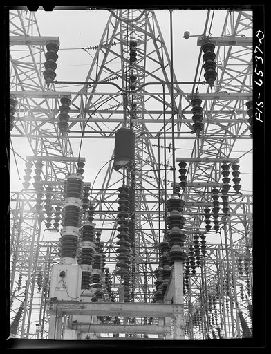 Chickamauga Dam, Tennessee (Tennessee Valley Authority (TVA)). Switchyard