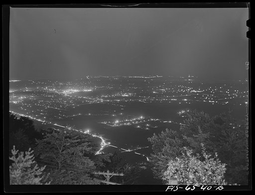 Chattanooga, Tennessee (vicinity). The suburbs seen at night from the "incline railway" on Lookout Mountain