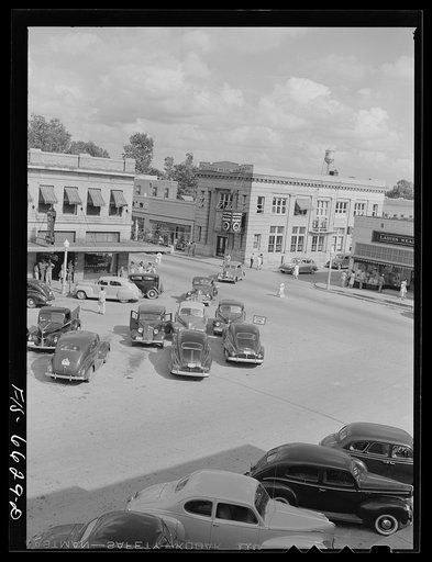 Untitled photo, possibly related to: Dunklin County, Missouri. County seat during primary election