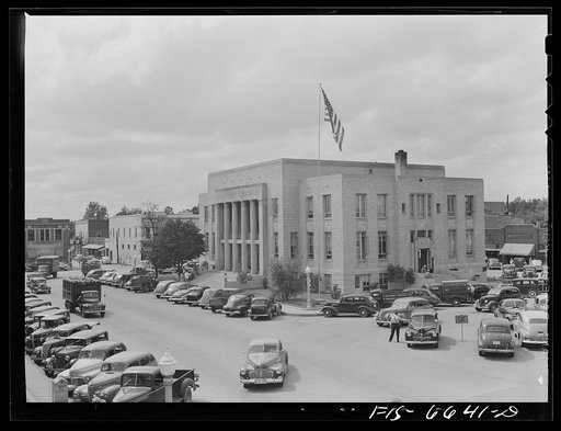 Untitled photo, possibly related to: Kennett, Dunklin County, Missouri. Courthouse