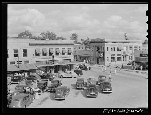 Kennett, Dunklin County, Missouri. Courthouse square
