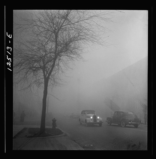 Chicago, Illinois. An unusually heavy fog in the early afternoon