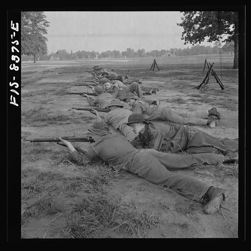 Fort Belvoir, Virginia. Sergeant George Camblair at a marksmanship class