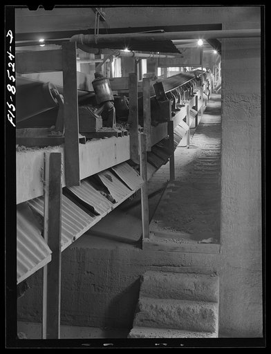 Acaconda smelter, Montana. Anaconda Copper Mining Company. Conveyor which carries partly-crushed ore from the gyratory crusher to the Symons crusher