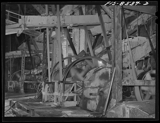 Anaconda smelter, Montana. Anaconda Copper Mining Company. A series of roll crushers reduce the size of ore from a maximum of one inch to the size of coarse sand