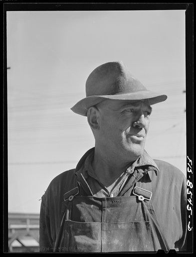 Untitled photo, possibly related to: Anaconda smelter, Montana. Anaconda Copper Mining Company. Workman