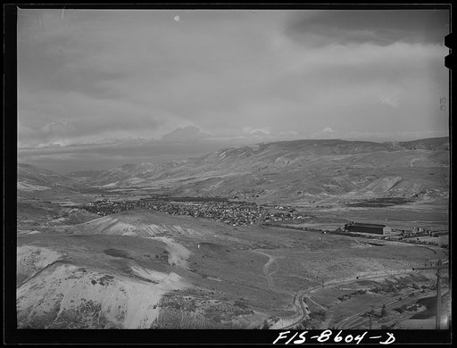 The city of Anaconda, Montana lies to the west of the large smelting plant of the Anaconda Copper Mining Company