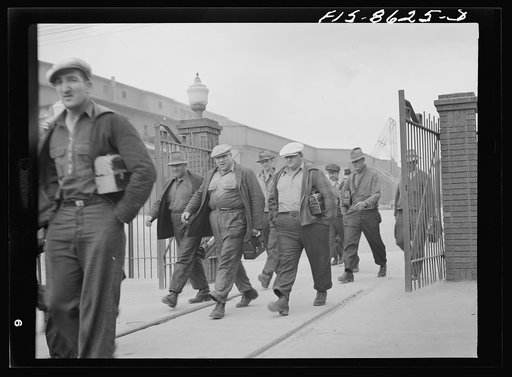Anaconda smelter, Montana. Anaconda Copper Mining Company. Workmen leaving at end of workday