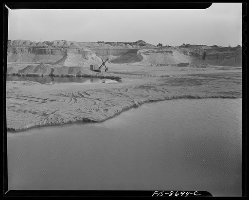 Novi (vicinity), Michigan. Gravel pit