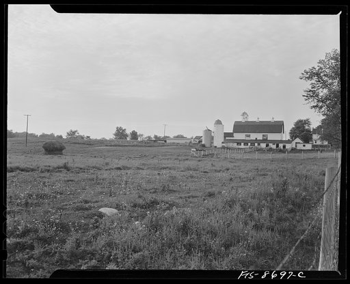 Novi (vicinity), Michigan. A farmhouse
