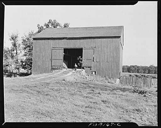Inkster, Michigan. (vicinity). Typical Michigan barn