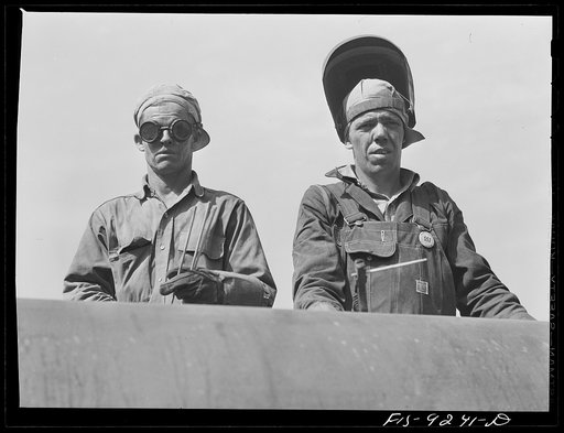 Arkansas-Texas state line to Gurdon, Arkansas. War emergency pipeline from Longview, Texas to Norris City, Illinois. Electric welder and helper