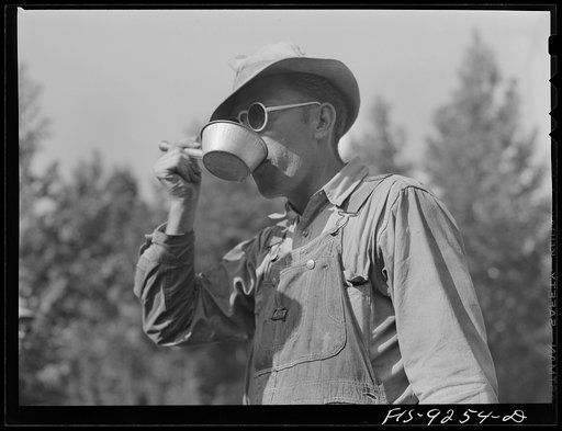 Little Rock, Arkansas to Missouri-Arkansas state line. War emergency pipeline from Longview, Texas to Norris City, Illinois. Welder's help getting a drink of water