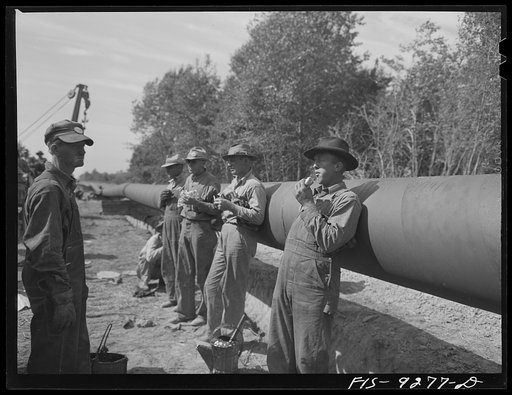 Little Rock, Arkansas to Missouri-Arkansas state line. War emergency pipeline from Longview, Texas to Norris City, Illinois. Doping crew at lunch
