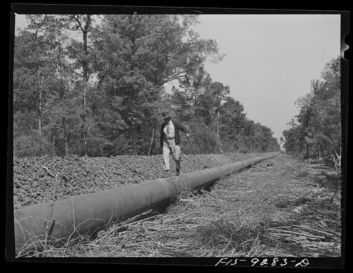 Arkansas-Texas state line to Gurdon, Arkansas. War emergency pipeline from Longview, Texas to Norris City, Illinois. Mike Miles, chief inspector on the walking line