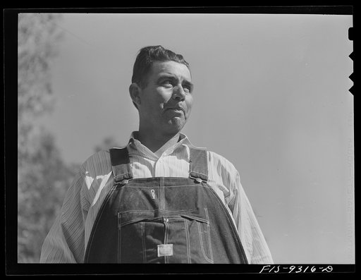 Little Rock, Arkansas to Missouri-Arkansas state line. War emergency pipeline from Longview, Texas to Norris City, Illinois. Indian foreman of a pipe laying crew