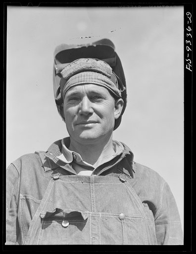 Arkansas-Texas state line to Gurdon, Arkansas. War emergency pipeline from Longview, Texas to Norris City, Illinois. An electric welder who has been in pipeline business for fifteen years