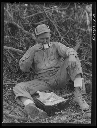 Arkansas-Texas state line to Gurdon, Arkansas. War emergency pipeline from Longview, Texas to Norris City, Illinois. Pipeliner at lunch