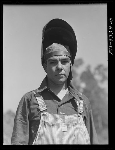 Arkansas-Texas state line to Gurdon, Arkansas. War emergency pipeline from Longview, Texas to Norris City, Illinois. Welder
