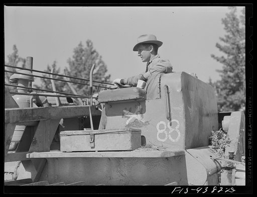 Longview, Texas to Arkansas state line. War emergency pipeline from Longview, Texas to Norris City, Illinois. Caterpillar tractor