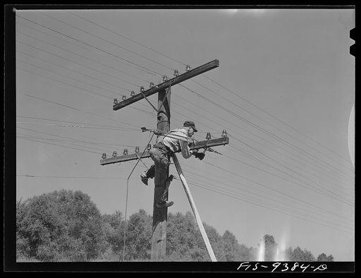 Longview, Texas to Arkansas state line. War emergency pipeline from Longview, Texas to Norris City, Illinois. Replacing telephone wires which were removed when the pipeline was laid