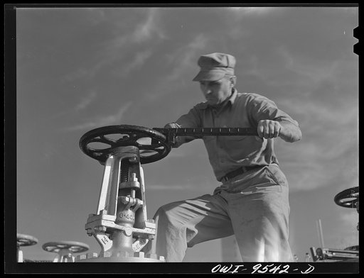 Tulsa, Oklahoma. Top of a storage tank with a floating roof at the pumping station of the Great Lakes pipeline company