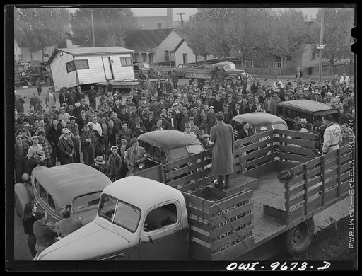 Butte, Montana. Governor Sam Ford of Montana addressing the volunteer workers at the scrap salvage campaign
