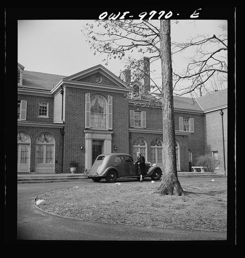 Washington, D.C. The Australian Legation. Mrs. Casey, wife of the minister, about to enter her car in front of the legation