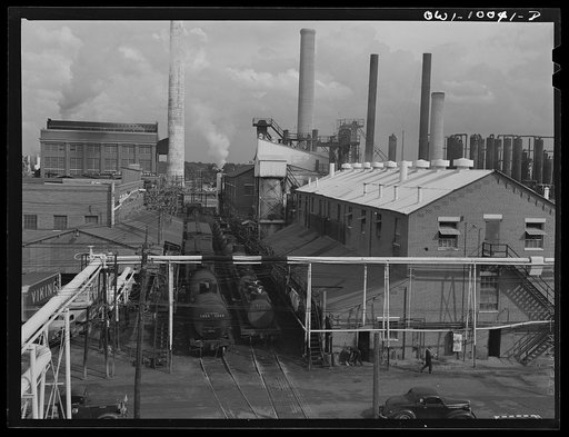 Tulsa, Oklahoma. Lubricating oil loading racks the Mid-continent refinery