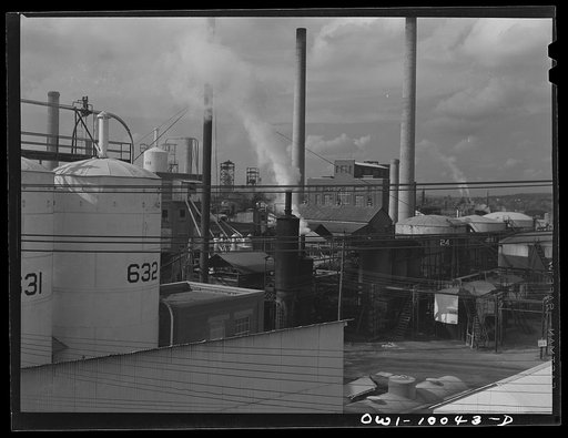 Tulsa, Oklahoma. Lubricating oil treating plant at the Mid-continent refinery