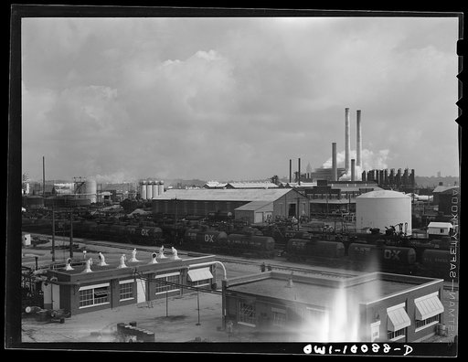 Untitled photo, possibly related to: Tulsa, Oklahoma. Tank cars at the loading rack at the Mid-continental refinery
