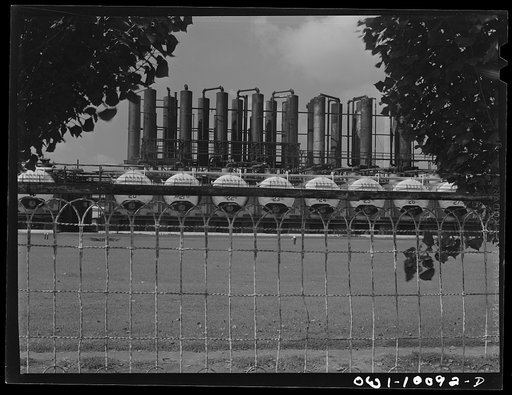 Tulsa, Oklahoma. Shell stills at the Mid-continent refinery