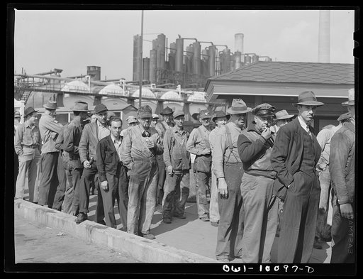 Tulsa, Oklahoma. Change of shift at the Mid-continent refinery