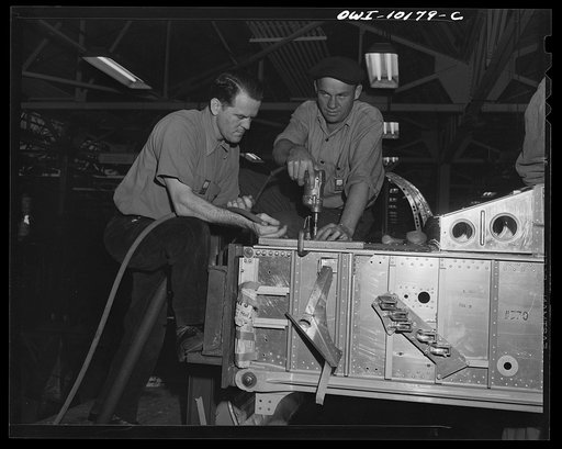 De Soto bomber plant, Detroit, Michigan. Final operation for the center wing assembly