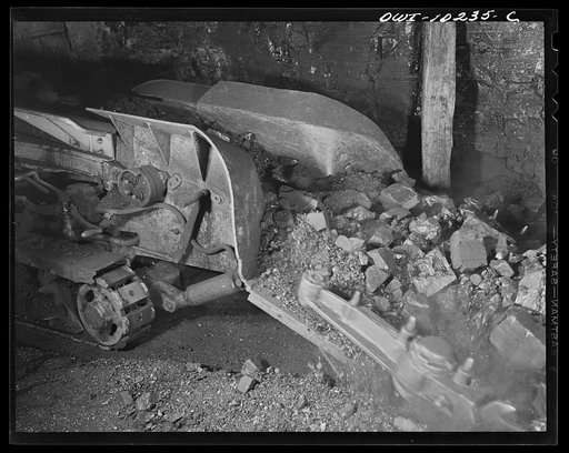 Pittsburgh, Pennsylvania (vicinity). Montour no. 4 mine of the Pittsburgh Coal Company. Mechanical loader gathering coal after a blast