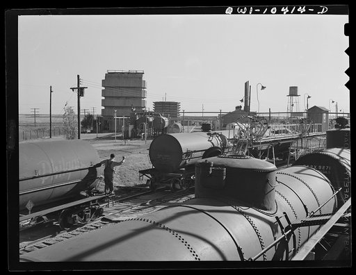Making up trains at a loading rack of a gasoline plant