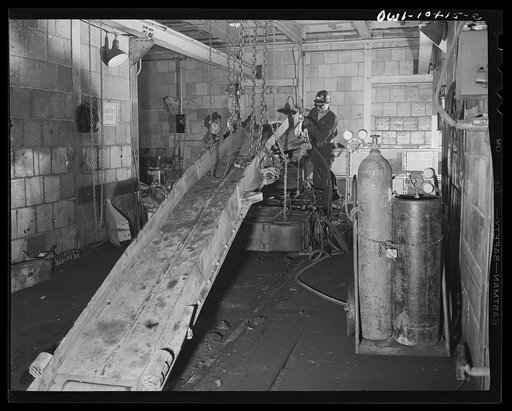 Pittsburgh, Pennsylvania (vicinity). Montour no. 4 mine of the Pittsburgh Coal Company. Wear and tear on equipment in the mines is tremendous and the war makes replacement nearly impossible, so machinery is being constantly re-built in the machine shop which is located within the mine many thousands