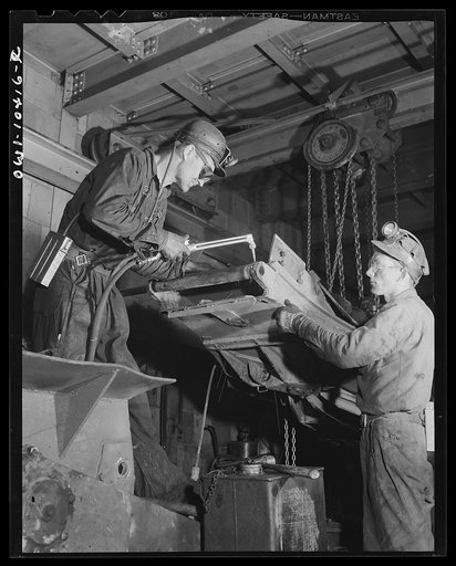 Pittsburgh, Pennsylvania (vicinity). Montour no. 4 mine of the Pittsburgh Coal Company. Wear and tear on equipment in the mines is tremendous and the war makes replacement nearly impossible, so machinery is being constantly re-built in the machine shop which is located within the mine many thousands