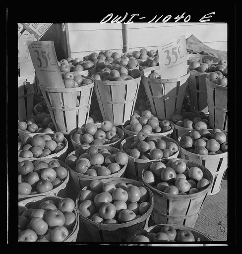 Lititz, Pennsylvania. Lancaster County apples for sale