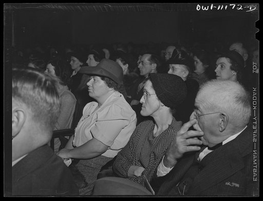 Lititz, Pennsylvania. Audience at the Armistice Day rally. The nearest woman in wearing a Mennonite bonnet