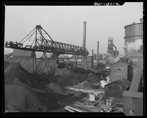 Hanna furnaces of the Great Lakes Steel Corporation. Detroit, Michigan. General view of crane for transporting iron ore and coal