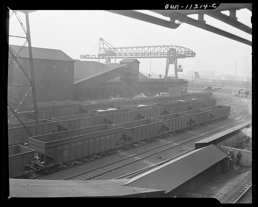 Hanna furnaces of the Great Lakes Steel Corporation. Detroit, Michigan. Car load of limestone and coke