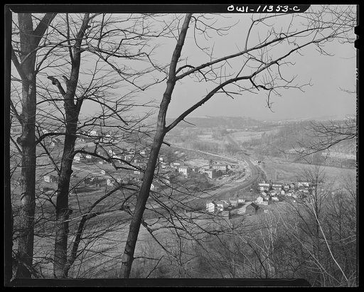 Pittsburgh, Pennsylvania (vicinity). Montour no. 4 mine of the Pittsburgh Coal Company, and village