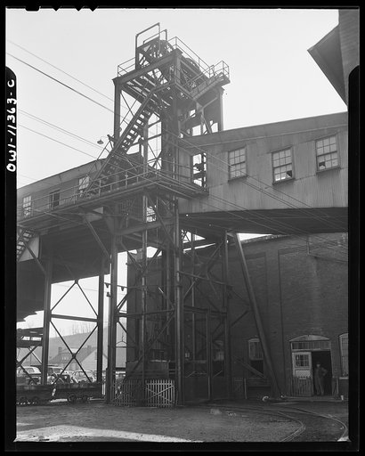 Untitled photo, possibly related to: Pittsburgh, Pennsylvania (vicinity). Montour no. 4 mine of the Pittsburgh Coal Company