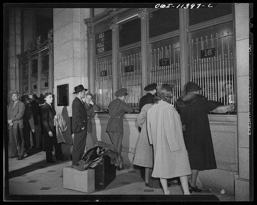 Washington, D.C. Soldiers, sailors, and civilians at the ticket window at the Union Station