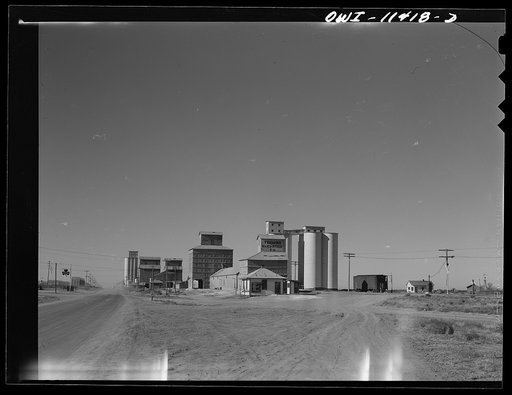 Stratford, Texas. Elevators in the northern Panhandle