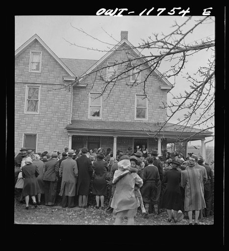 Lititz, Pennsylvania. Public sale of house and property